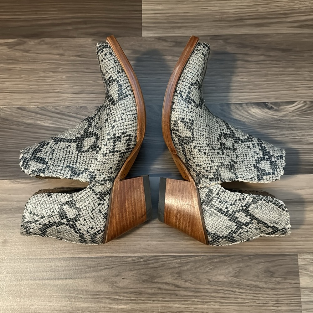 Ariat Leather Snake Print Dixon Snip Toe Ankle Slip On Bootie Boots 6.5 - Picture 6 of 14